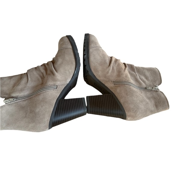 NWOB White Mountain Taft Zip‎ Up Women s Ankle Boots Light Taupe Womens size 8.5 - Picture 5 of 7